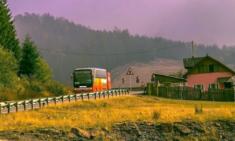 De ce alegem autocarele pentru călătoriile noastre lungi?